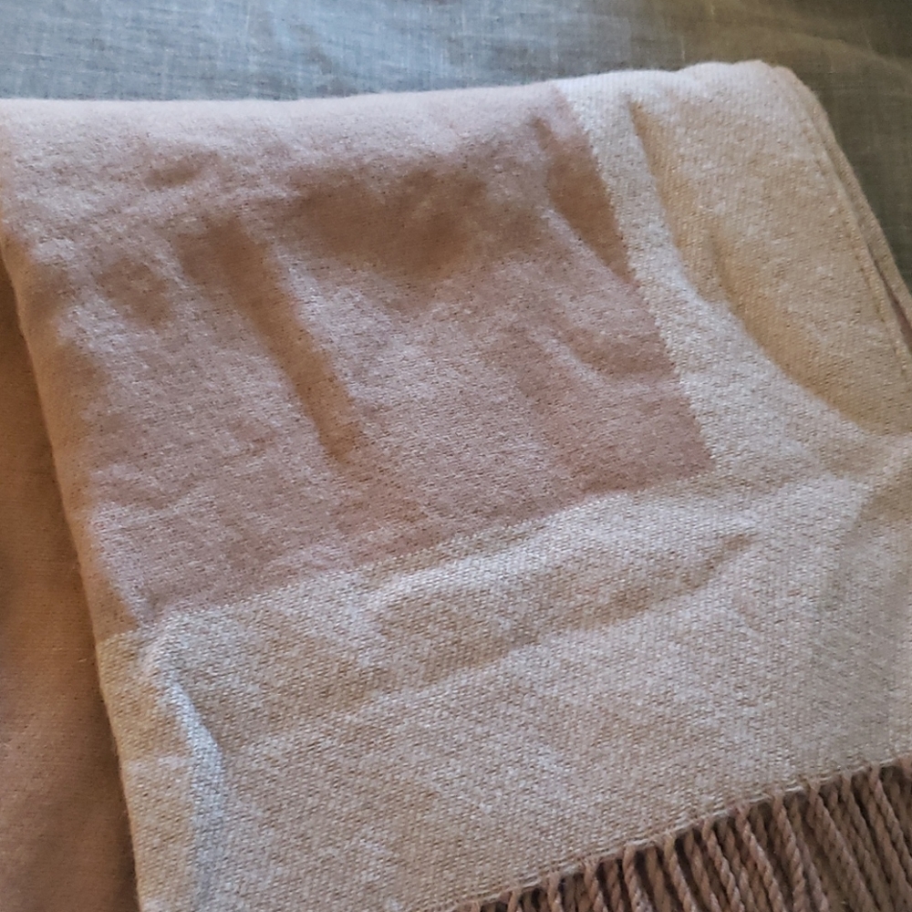 Throw with Fringe - Picture 2 of 3
